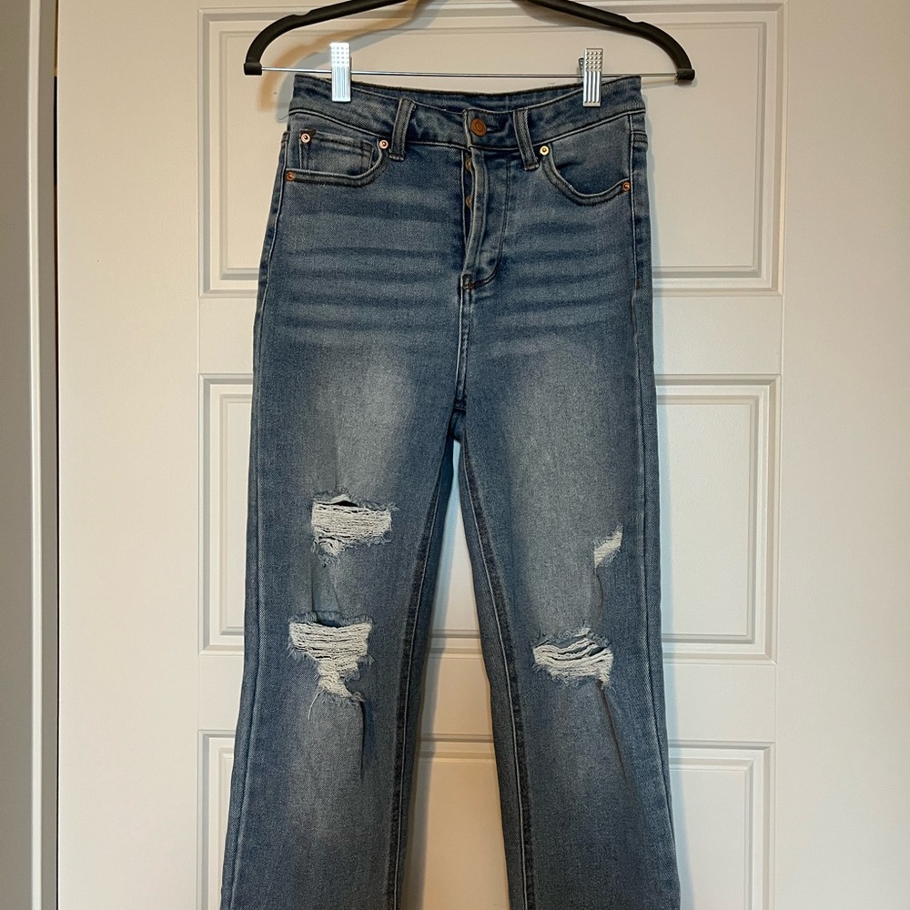 Straight leg ripped jeans